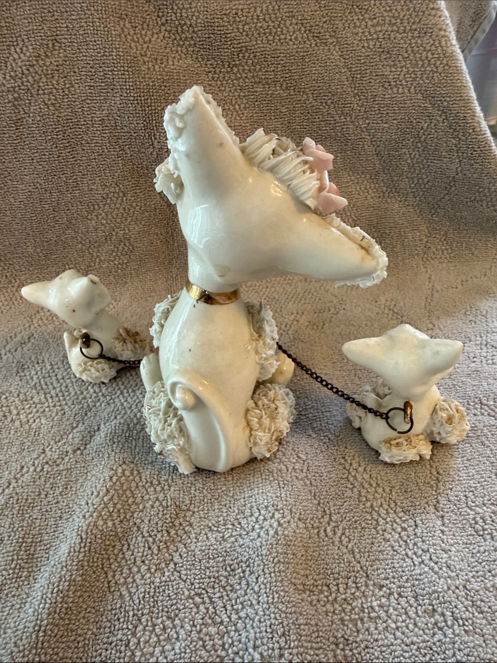 Vintage Ceramic Poodle Trio Figurine Set - White with Gold Accents - Picture 7 of 9